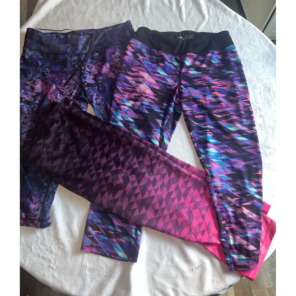 3 sz L Capri leggings